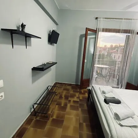 Alexandros Apartment *