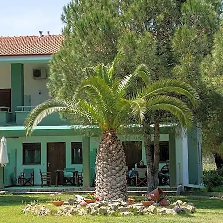 Alexandros Hotell