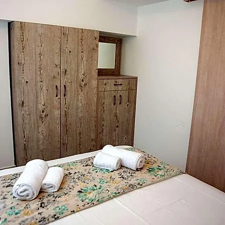 Alexandros Hotell 2*