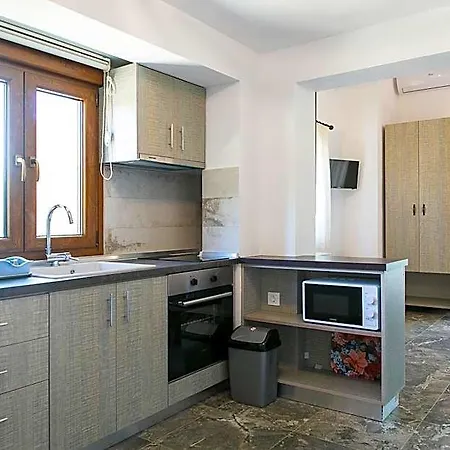 Alexandros Hotell 2*